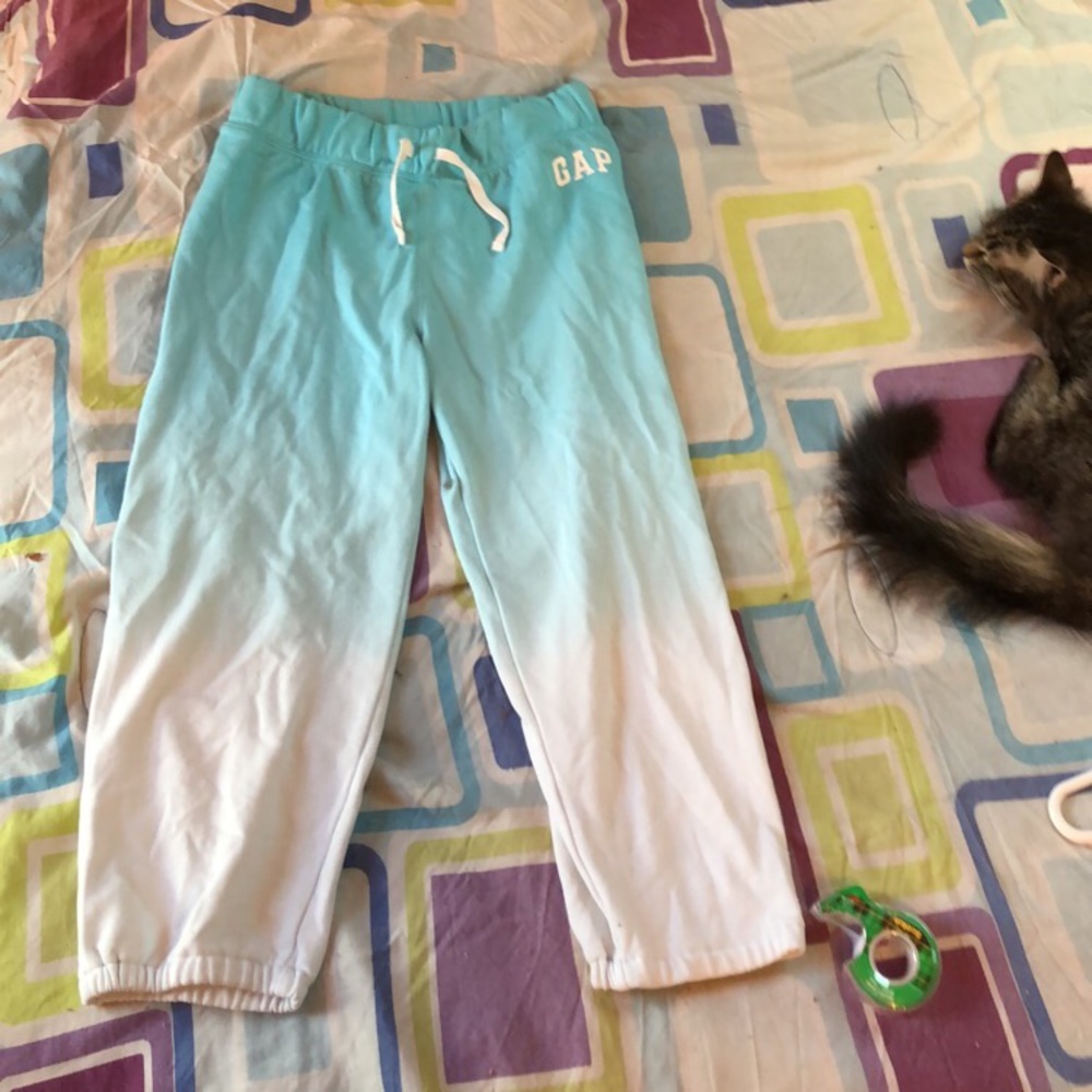 GAP knee length pants